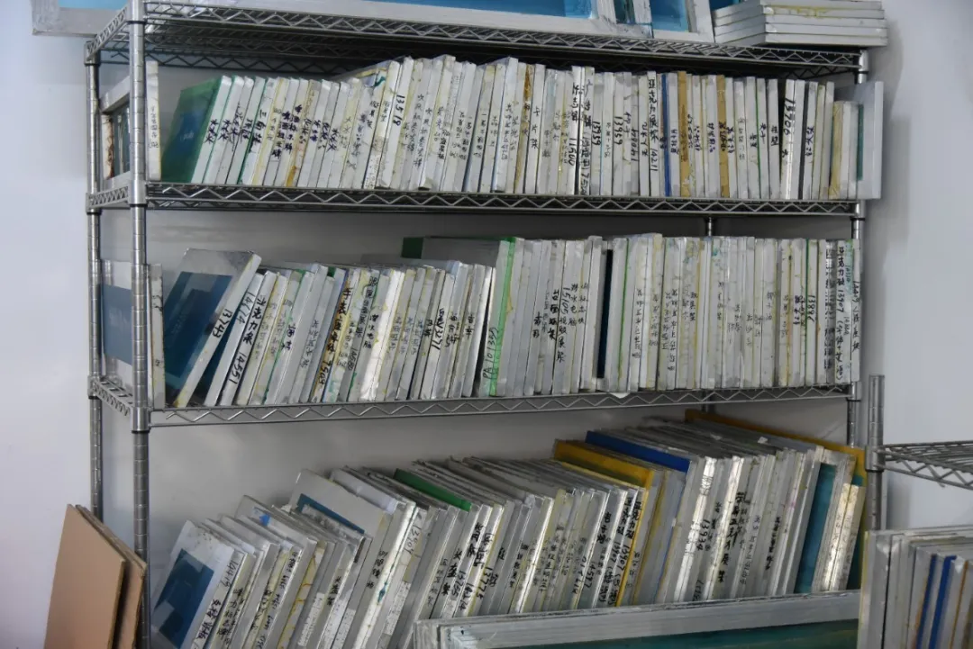 亞克力印刷工藝 | 絲印和UV噴繪工藝的不同！