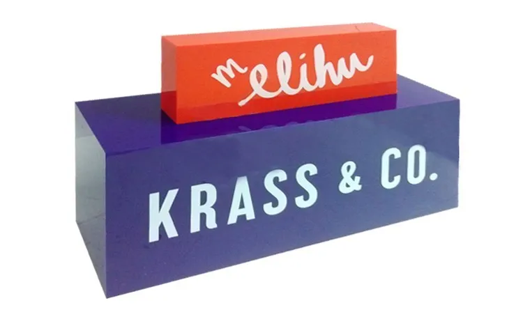 因為這些，亞克力標(biāo)識牌在市場上火了！